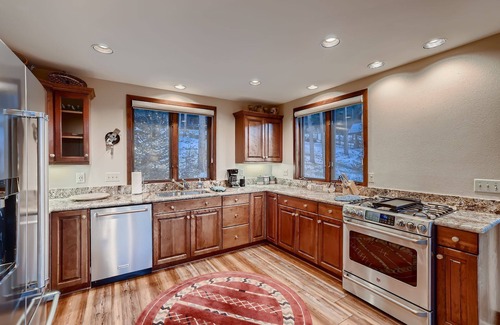 Forest Hills House | Ullr Haus: EV Enabled, Private Hot Tub, Mountain Views, Foosball, Sauna