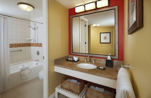 Keauhou Hotel | Ultimate Adventure in Hawaii! Spectacular Dining Options, Close to Honl’s Beach
