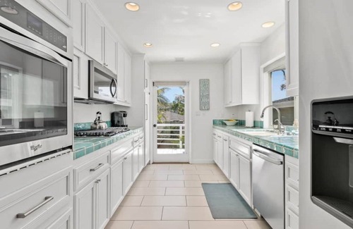Olde Solana Beach House | Ultimate Beach Retreat - Steps to Beach, Private Pool/Spa