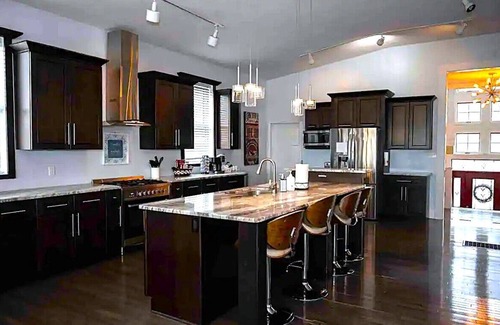 Huron House | Ultimate Beachfront Home w/6 Bedrooms-walk to everything!
