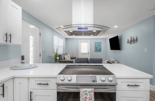 St. Petersburg - Clearwater House | Ultimate Florida Getaway: 2 Units, 1 Great Stay!