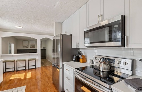 Parma House | Ultimate Group Escape , Heated Pool - 12 Guests