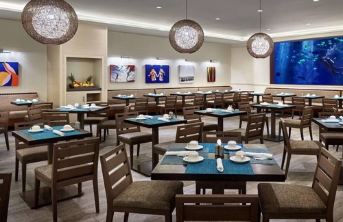 Waikiki Resort | Ultimate Hawaiian Vacation! 3 Modern Units, Ocean View, 2 Pools, 2 Restaurants