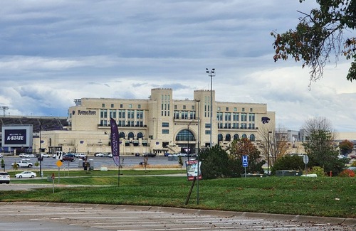 Manhattan Condo | Ultimate K-State Experience