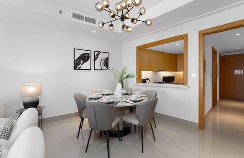 Downtown Dubai Apartment | Ultimate Living w/Front-Row Views of Burj Khalifa & Dubai Fountains