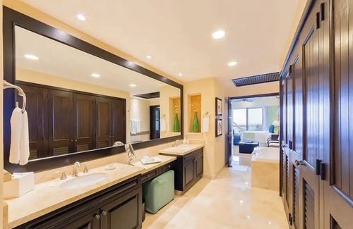 South Shore Hotel Area Resort | Ultimate luxury 2-bedroom resort with optional All-Inclusive in Puerto Vallarta