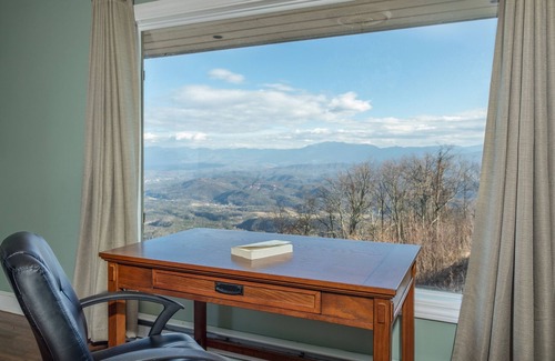 Sevierville Cottage | Ultimate Mountain Retreat