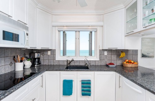 Sanibel Condo | Ultimate Sanibel Beachfront! Island Beach Club, Top Floor, West-Facing, End Unit