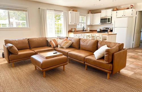 Santa Rosa Cottage | Ultimate Sonoma Valley Retreat for 4: Private Guest House and Cottage with Pool