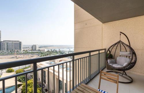 Dubai Apartment | Ultimate Stay/7 people/Spacious/Dubai Creek with Marina Views