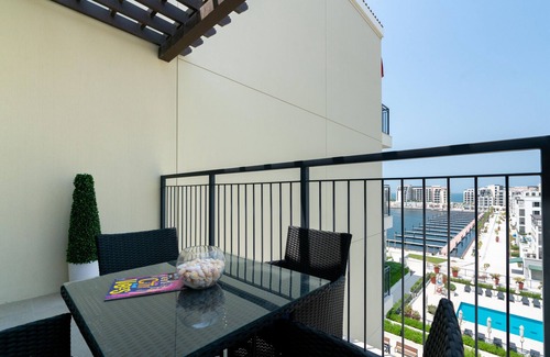 Dubai Apartment | Ultimate Stay/Sea Views/Port De La Mer/Brand New/4 People