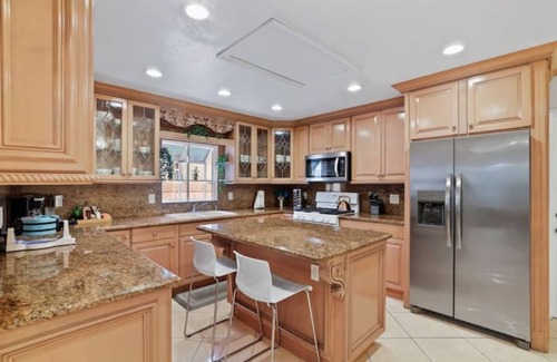 Santa Ana House | Ultra Clean Playcation - King Beds, Game Room + Fire Pit - JWA, Disney & Beaches