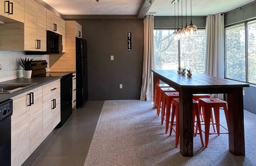 Champion Condo | Ultra-hip, Family-Friendly, Modern Space- Enjoy all 7 Springs has to offer!