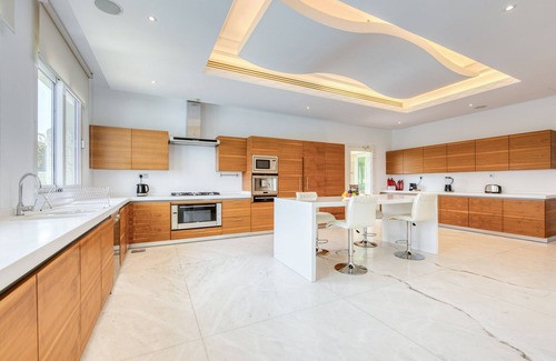 Emirates Hills Villa | Ultra Luxurious 7BR Villa plus 2 Assistant Room in Emirates Hills