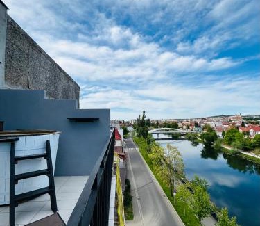 Oradea Apartment | Ultracentral Rooftop Hottube - MOFT