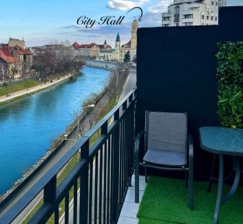 Oradea Apartment | Ultracentral Rooftop Hottube - MOFT