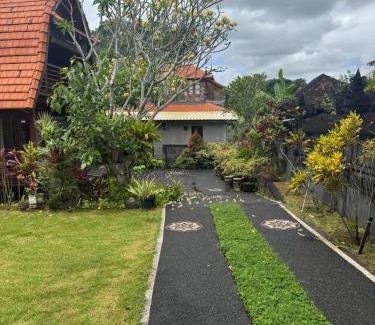 Bengkel House | Umah Lumbung Estetik