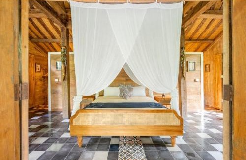 Batu Bolong Cabin | Umakayu Joglo Villa Canggu - Boutique Hotel