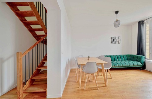 Vitry-sur-Seine Apartment | Un Duplex Familial Lumineux et Harmonieux