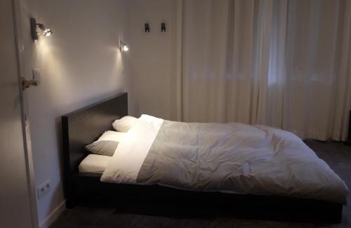 Ukkel Bed & Breakfast | Un grand jardin en ville. Chez Guy