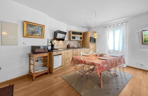 L'Isle-sur-la-Sorgue Apartment | Un petit nid au Bord de la Sorgue