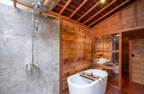 Lodtunduh Resort | Unagi Wooden Villa by Emana