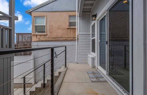 Townsite Condo | Unbeatable Location | Shining Sea Beachfront Escape in Oceanside