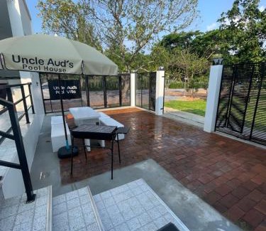 Hat Yai Villa | Uncle Aud's Pool Villa near Hatyai City