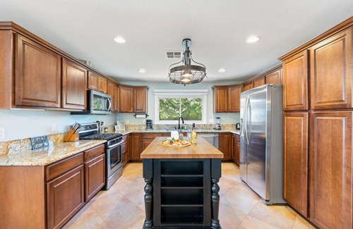 Murrieta House | Uncorked on Hayes-Monthly Rental
