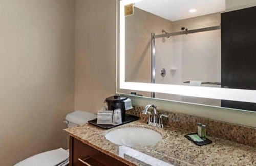 Aurora House | Undertaking a trip to Denver? Use our helpful amenities in Denver!
