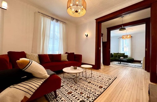 Montcalm Apartment | Unforgettable Stay in Quebec City