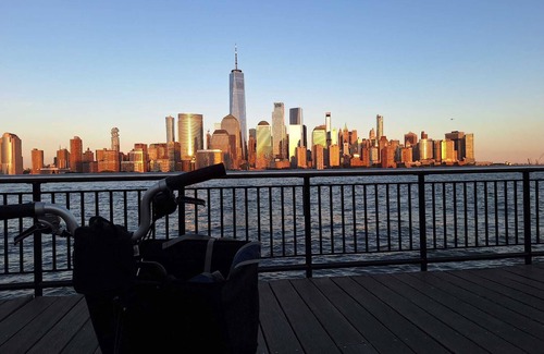 Downtown Jersey City Boat Rental | Unforgettable Waterfront Escape – Vintage Yacht Stay - Manhattan Skyline Views