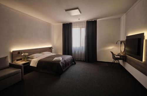 Uzhhorod Hotel | UNGVARSKIY Thermal Hotel