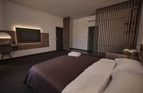 Uzhhorod Hotel | UNGVARSKIY Thermal Hotel