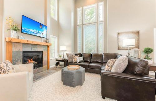 Midvale House | Union Duplex Cove and Woods in Salt Lake with Hot Tub
