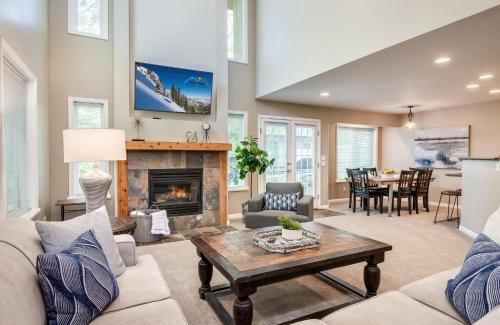 Midvale House | Union Gateway in Prime Salt Lake Location with Hot Tub