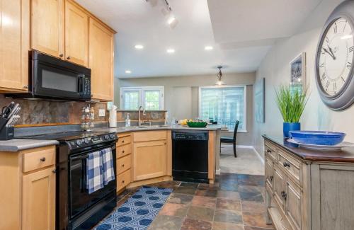 Midvale House | Union Gateway in Prime Salt Lake Location with Hot Tub