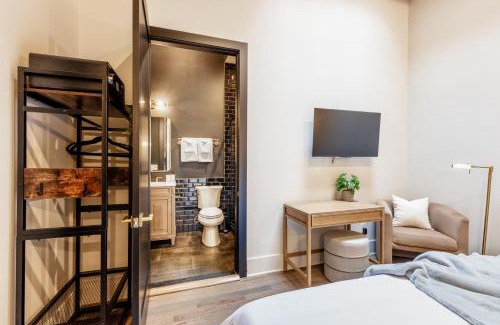 Downtown Nashville Apartment | Union St Lofts - Salon - Day Spa