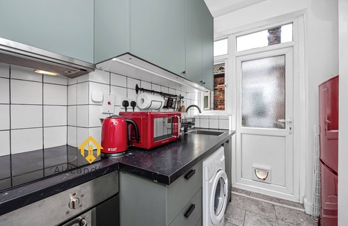 High Street Apartment | Unique 2 bedroom Flat in Heart of Walthamstow