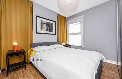 High Street Apartment | Unique 2 bedroom Flat in Heart of Walthamstow