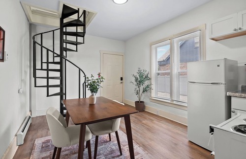 Battle Creek Apartment | Unique 2-Story Studio Apartment - Walk To Downtown