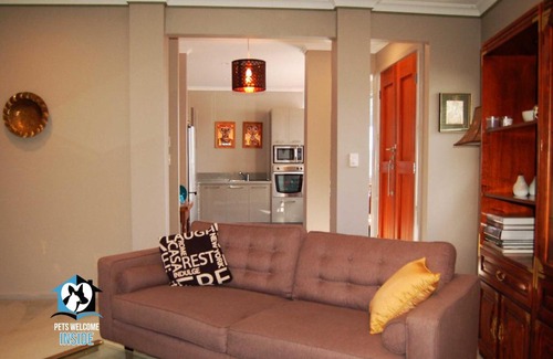 Victor Harbor House | Unique 2Bed Home 100M to Beach