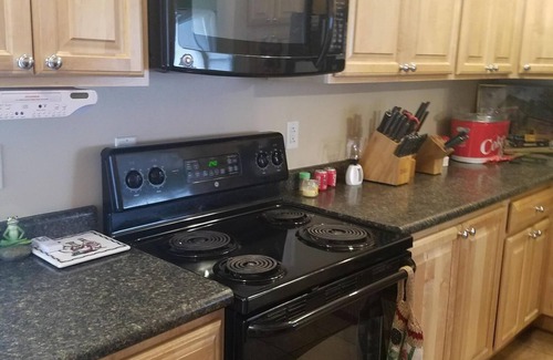 Syracuse House | Unique 3 BR, 2 BR Waterfront Home/Vacation Getaway in Syracuse, Indiana