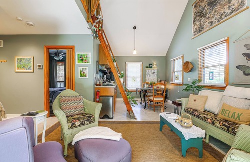Lewes Apartment | Unique & Artistic Retreat Near Rehoboth Beach!