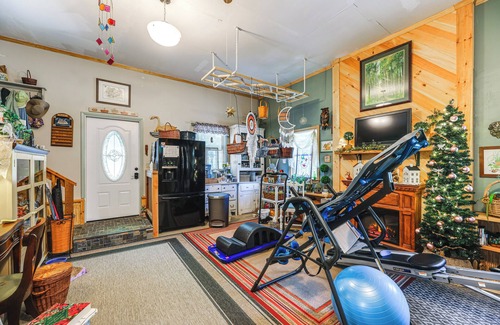 Lewes Apartment | Unique & Artistic Retreat Near Rehoboth Beach!
