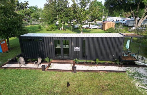 Lillian House | Unique Cooper's Luxury Bayview Container Home