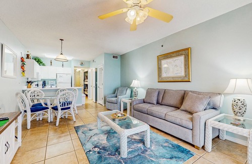 Gulf Shores Condo | Unique dog-friendly Gulf-front condo with amazing views, pools, sauna, gym, & AC