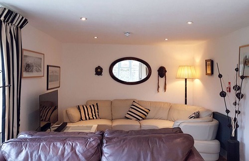 Catford House | Unique group accommodation house in London to sleep 24.