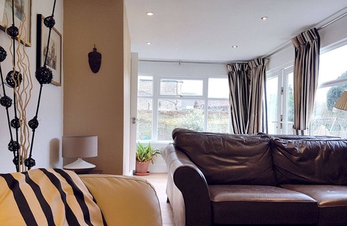 Catford House | Unique group accommodation house in London to sleep 24.