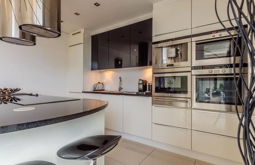 Sint-Lambrechts-Woluwe Apartment | Unique in Brussels : luxuous penthouse (160m2 + 80m2) panoramic view.